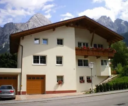 Haus Alpenruh ビーバーヴィアー