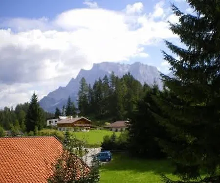 Haus Alpenruh Hotel *